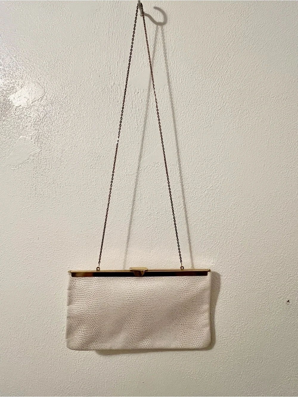 Vintage Etra Lizard Embossed Cream Leather Clutch Gold Frame Chain Bag
